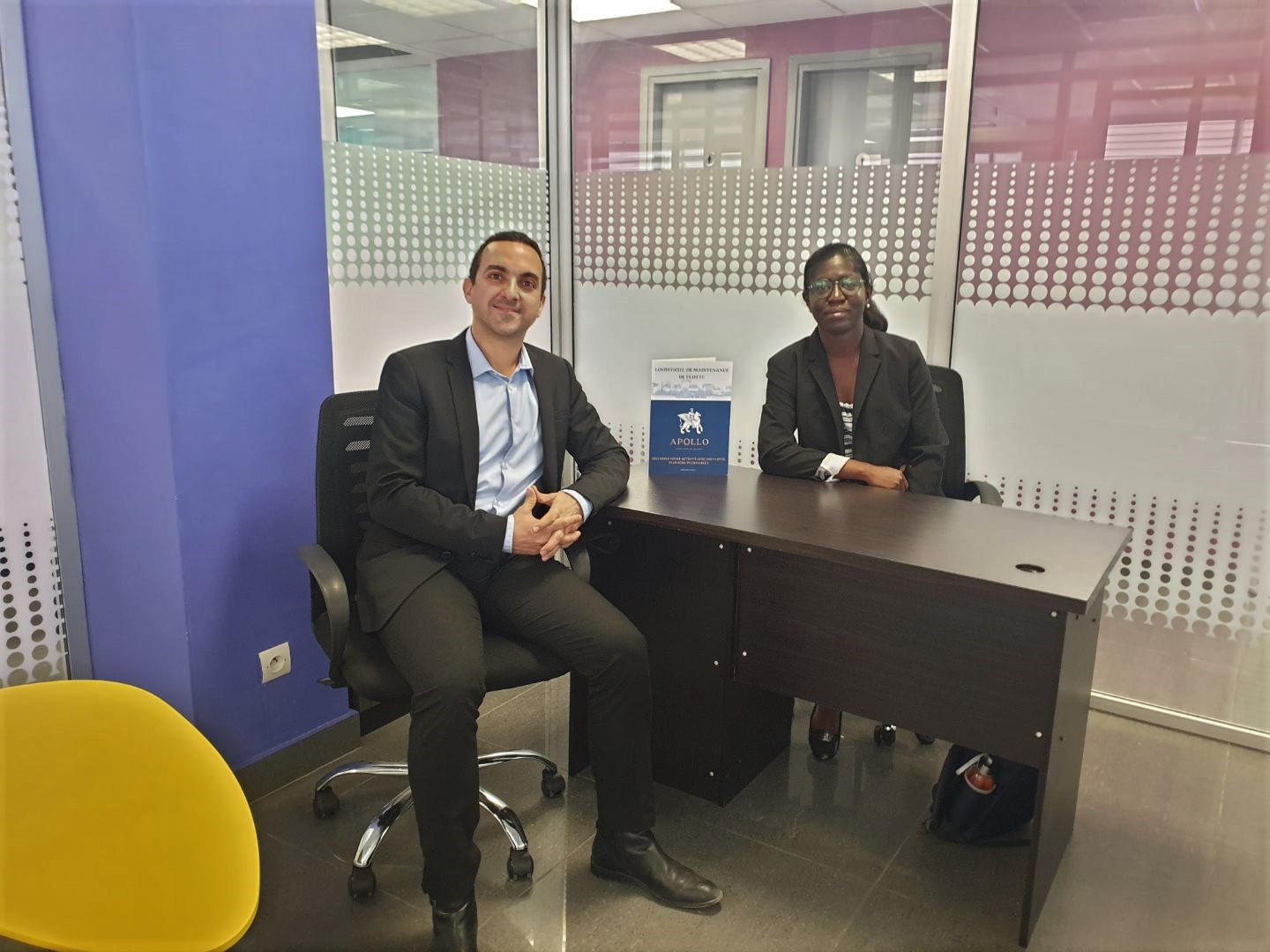 Ralib Bourouiba et Conny Diby dans les bureaux de Solaris-BI à Abidjan